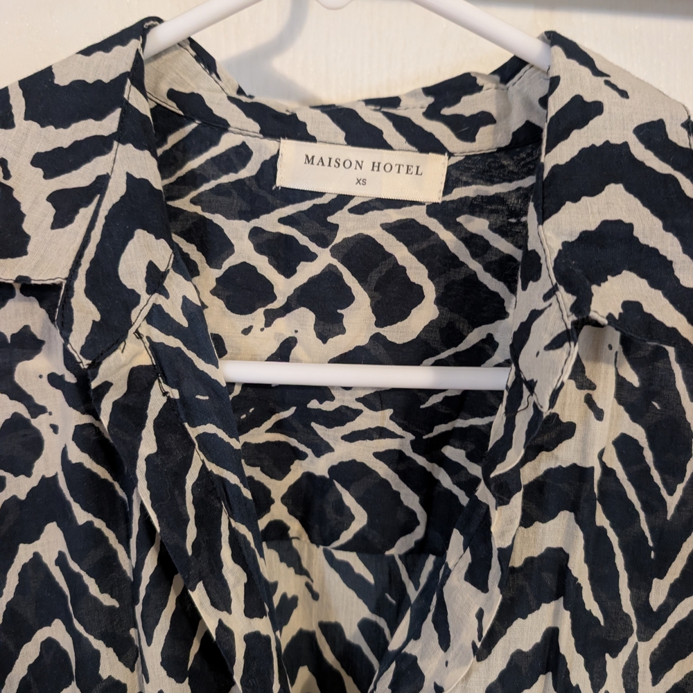 Maison Hotel Zebra Print Long Sleeve Dress